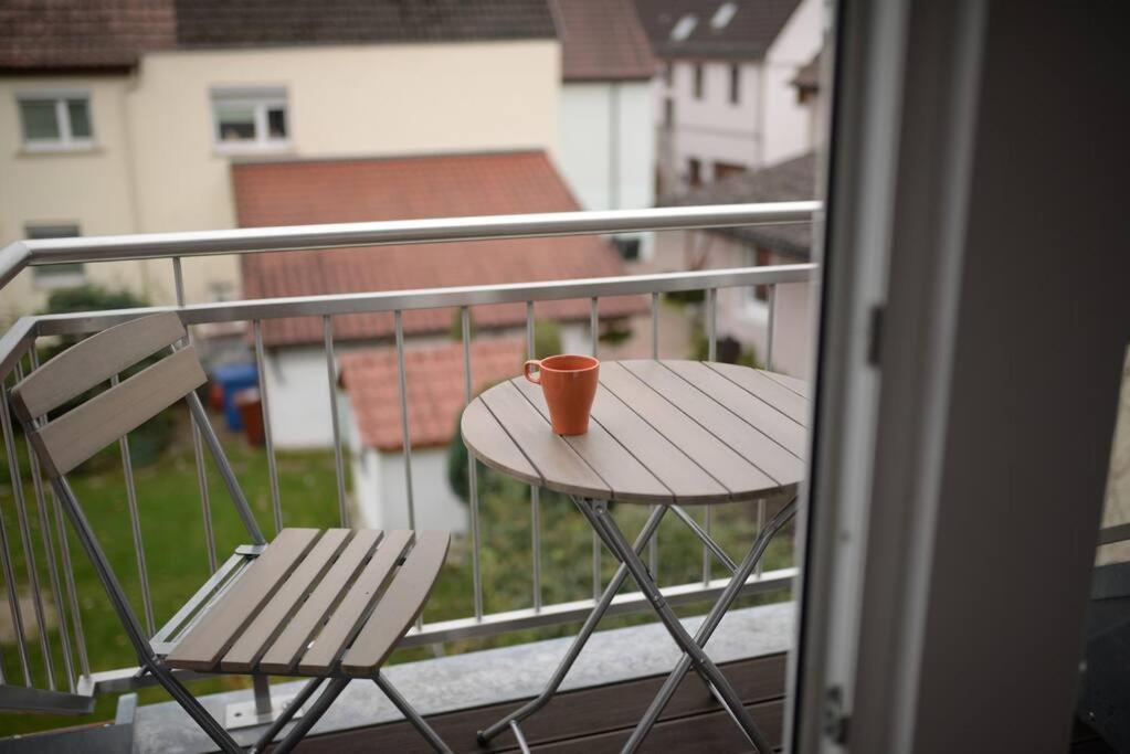 1 Zimmer Wohnung Dg Mit Klimaanlage Und Kleinen Balkon Oedheim Exterior foto